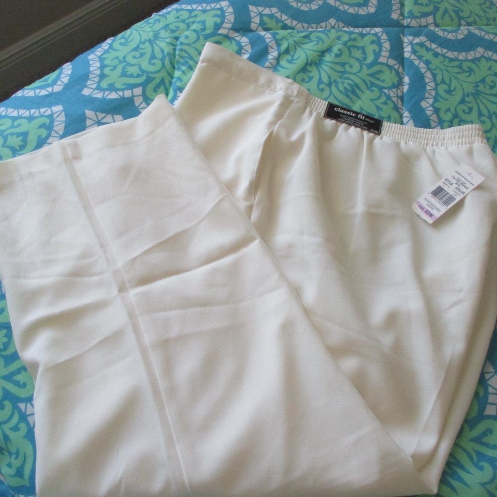 NWT - ALFRED DUNNER Lined Ivory pants - sz 22W Short - MSRP $54.00